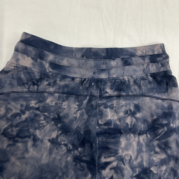 Lululemon Ready to Rulu Jogger Crop. Size 6 - Picture 9 of 11